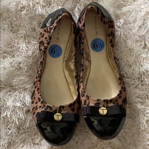 🐯 Never Worn Tahari Ballet Flats 6.5